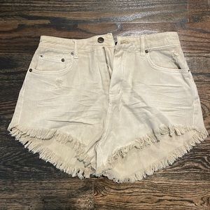 NWOT Talulah Cream cutoff shorts